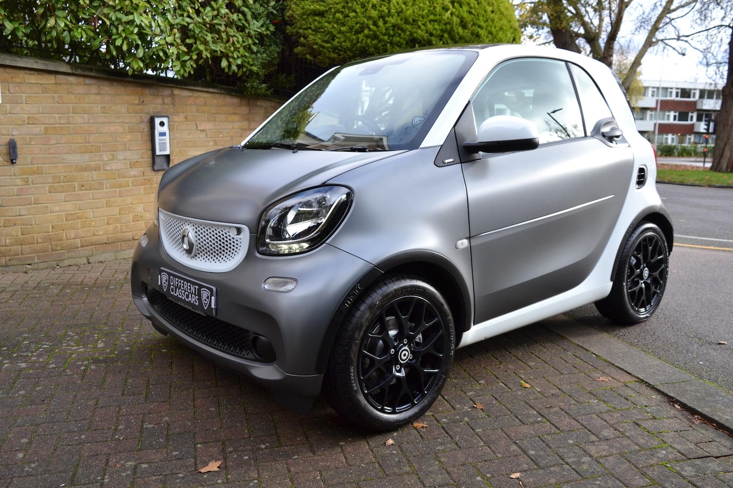 Used smart fortwo 2017 for sale - 76759553: Photo 1