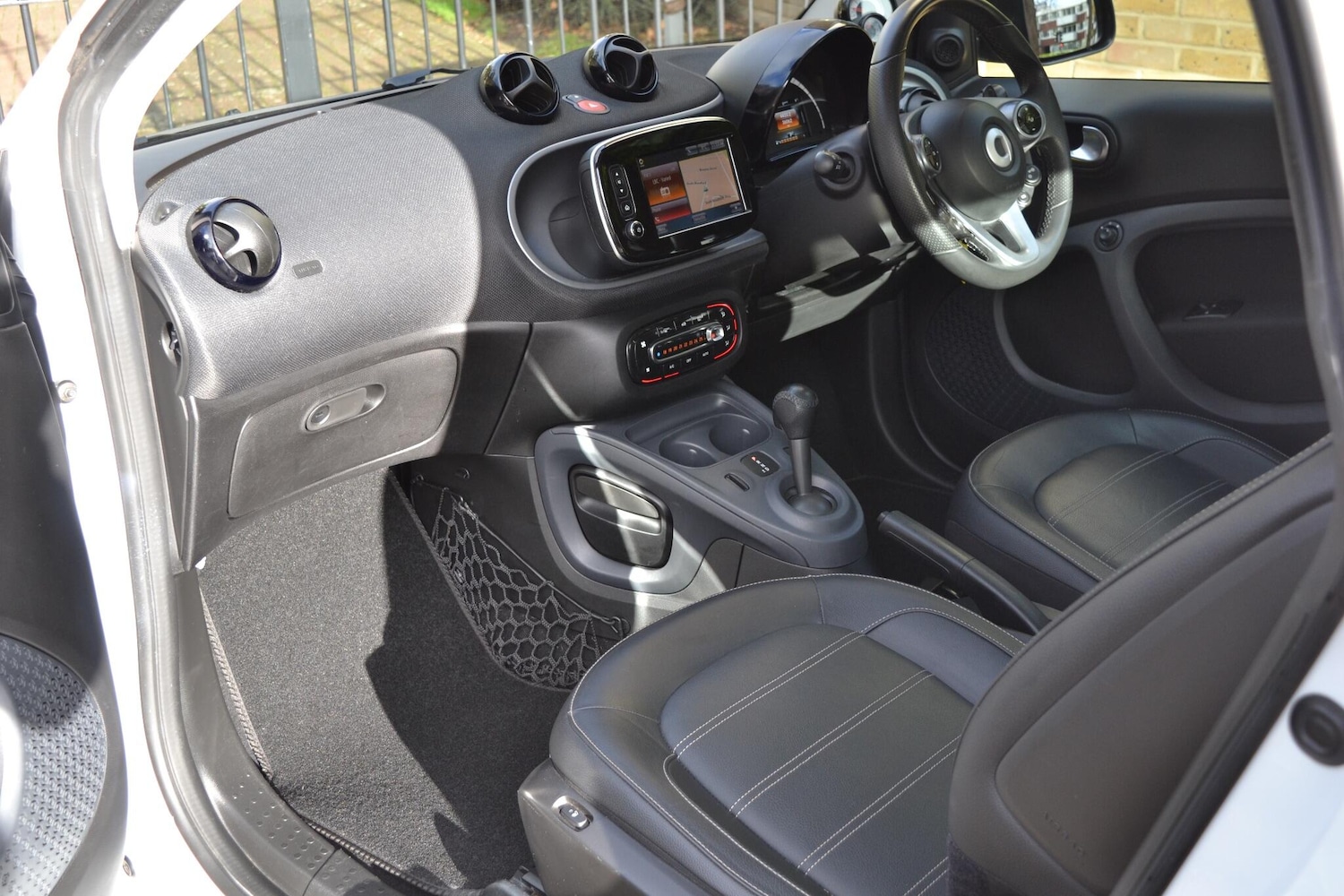 Used smart fortwo 2017 for sale - 76759553: Photo 11