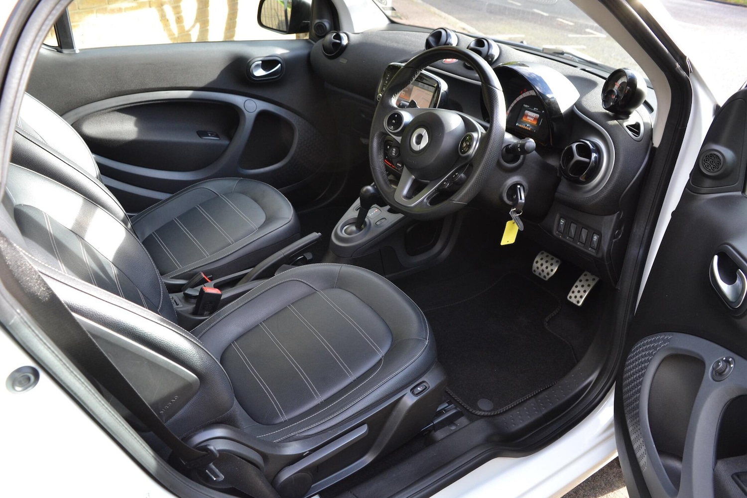 Used smart fortwo 2017 for sale - 76759553: Photo 19