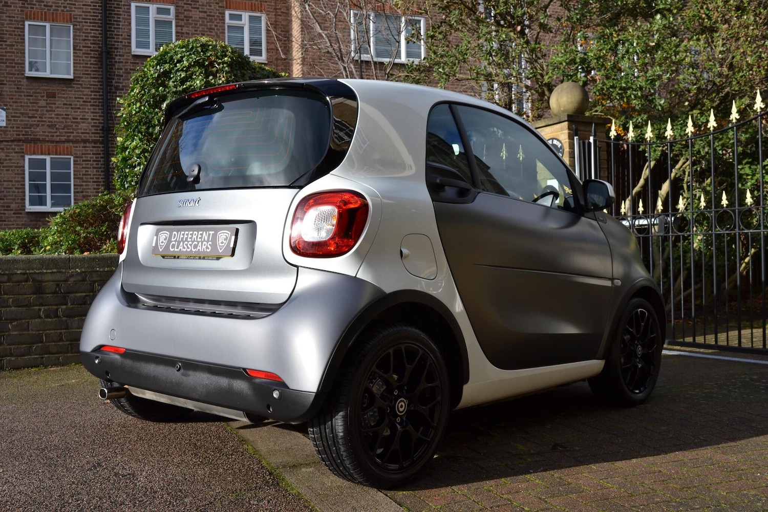 Used smart fortwo 2017 for sale - 76759553: Photo 2