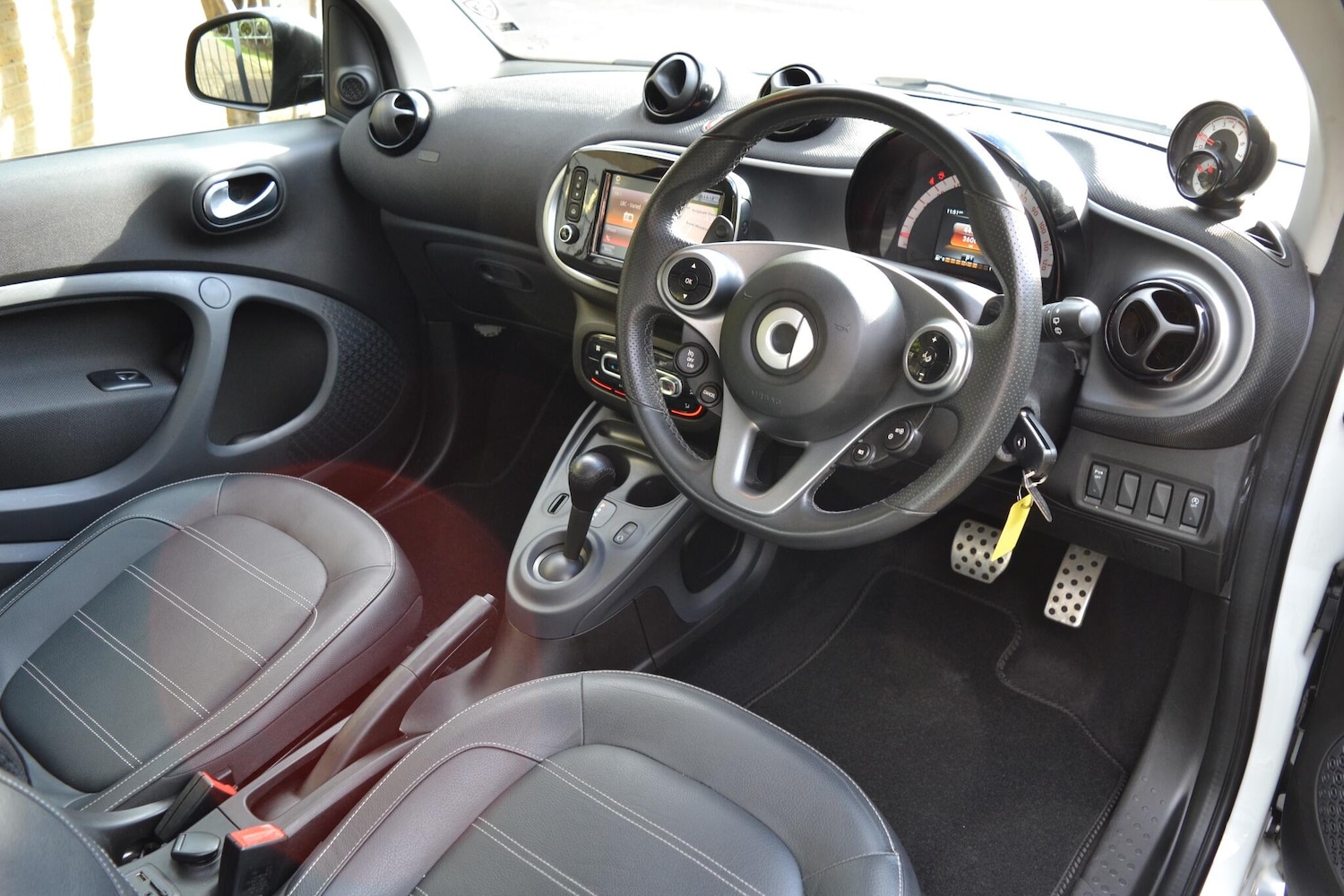 Used smart fortwo 2017 for sale - 76759553: Photo 4