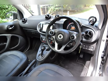 Used smart fortwo 2018 for sale - 79602025: Photo