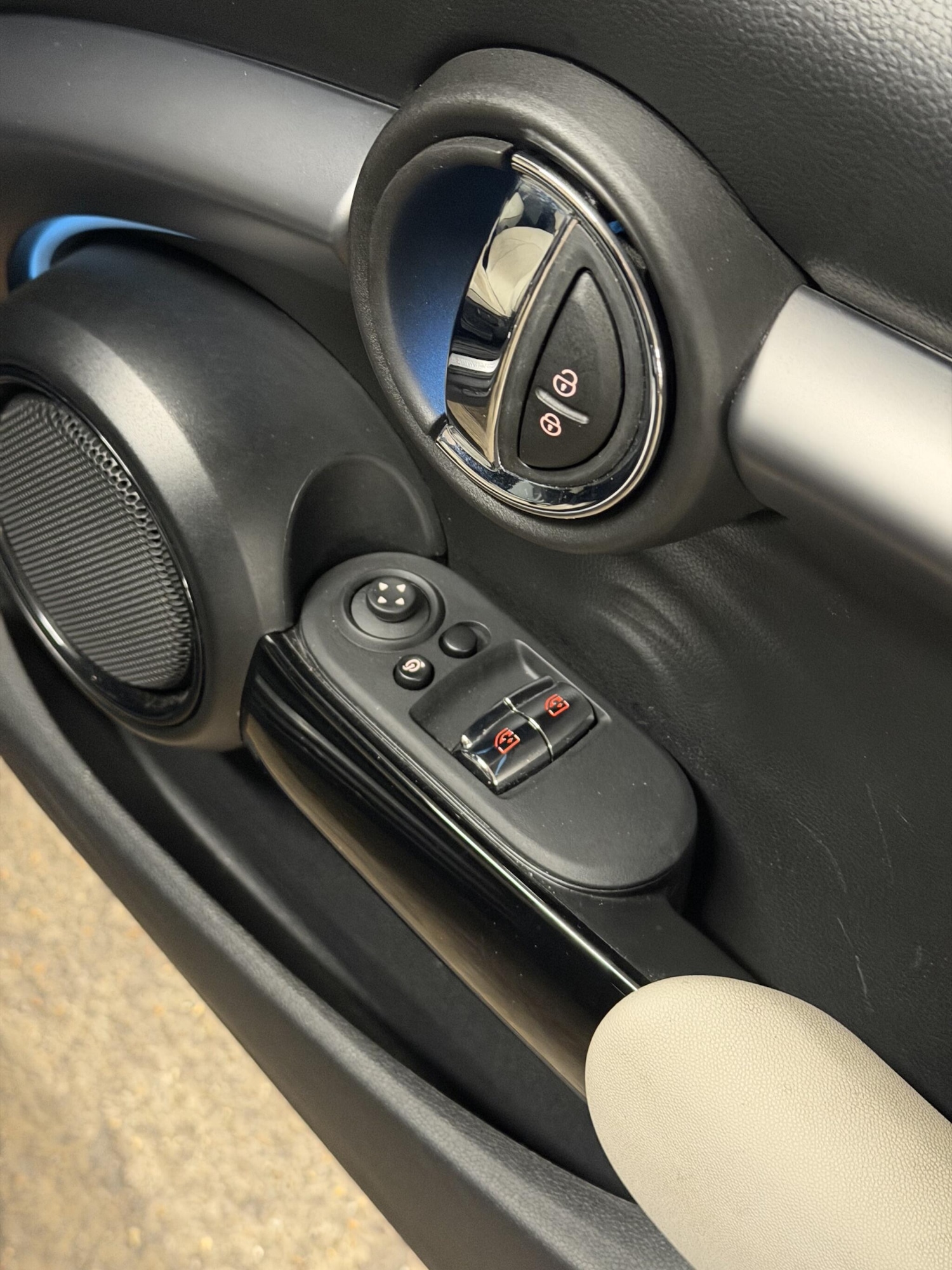 Used Land Rover Defender 2021 for sale - 77387047: Photo 10