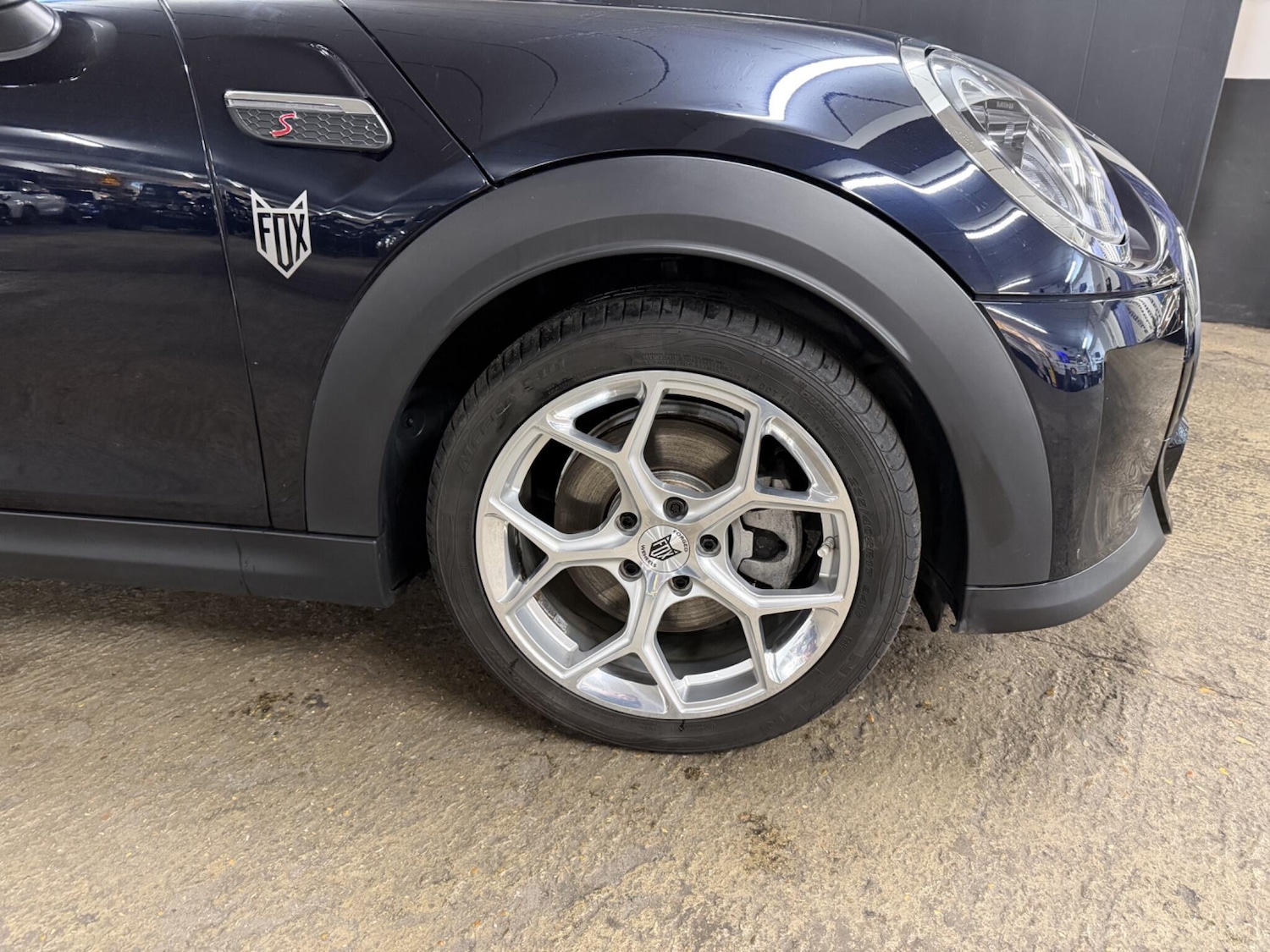 Used Land Rover Defender 2021 for sale - 77387047: Photo 5