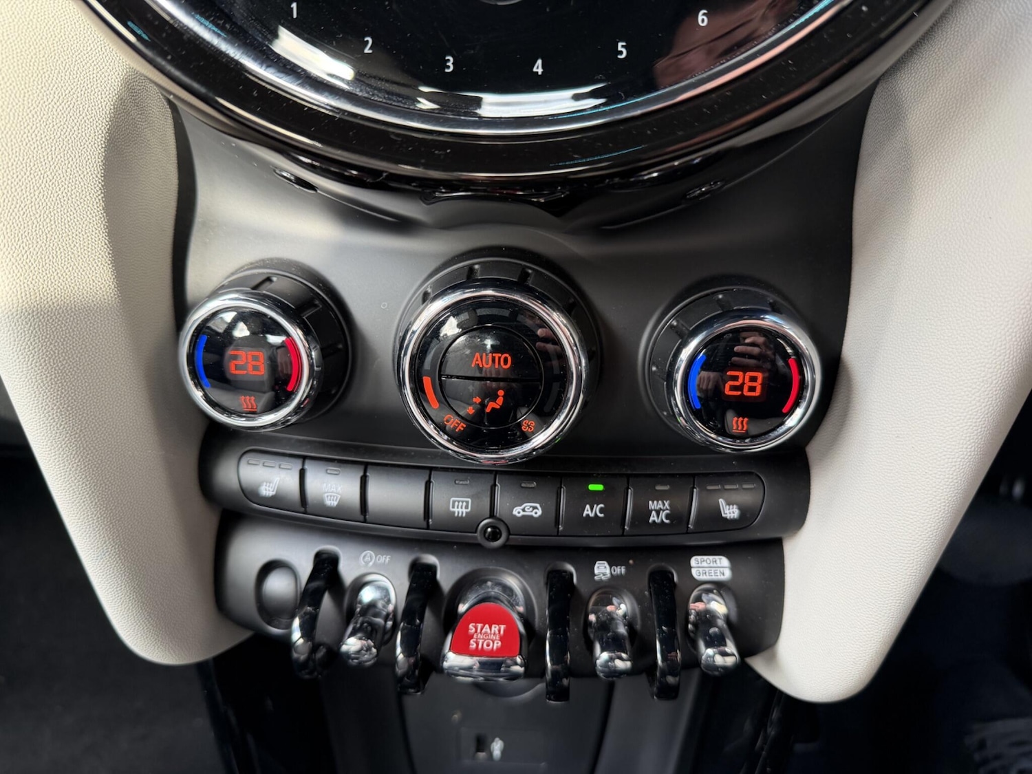 Used Land Rover Defender 2021 for sale - 77387047: Photo 8