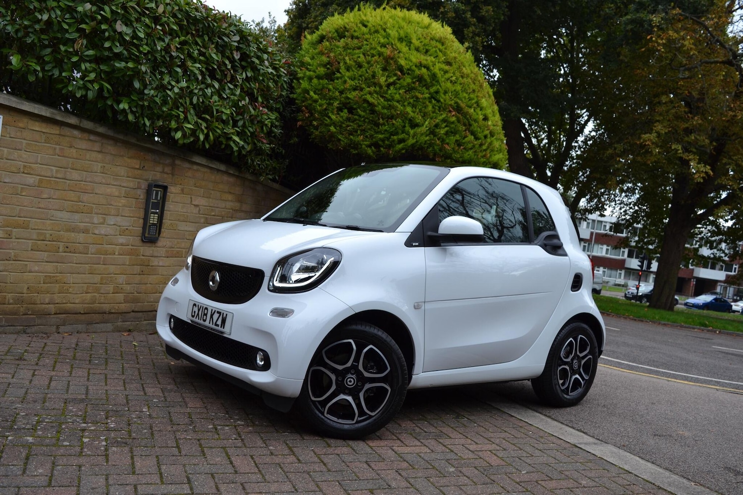 Used smart fortwo 2018 for sale - 76457314: Photo 1