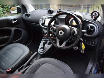 Used smart fortwo 2019 for sale - 76538451: Photo