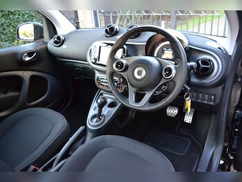 Used smart fortwo 2019 for sale - 78260489: Photo