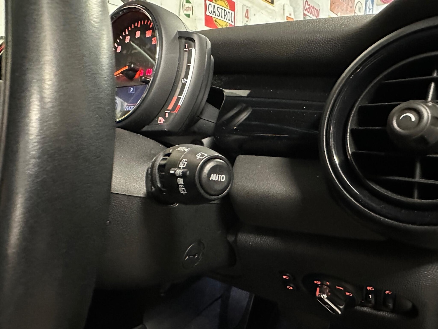 Used MINI Hatch 2019 for sale - 76377436: Photo 18
