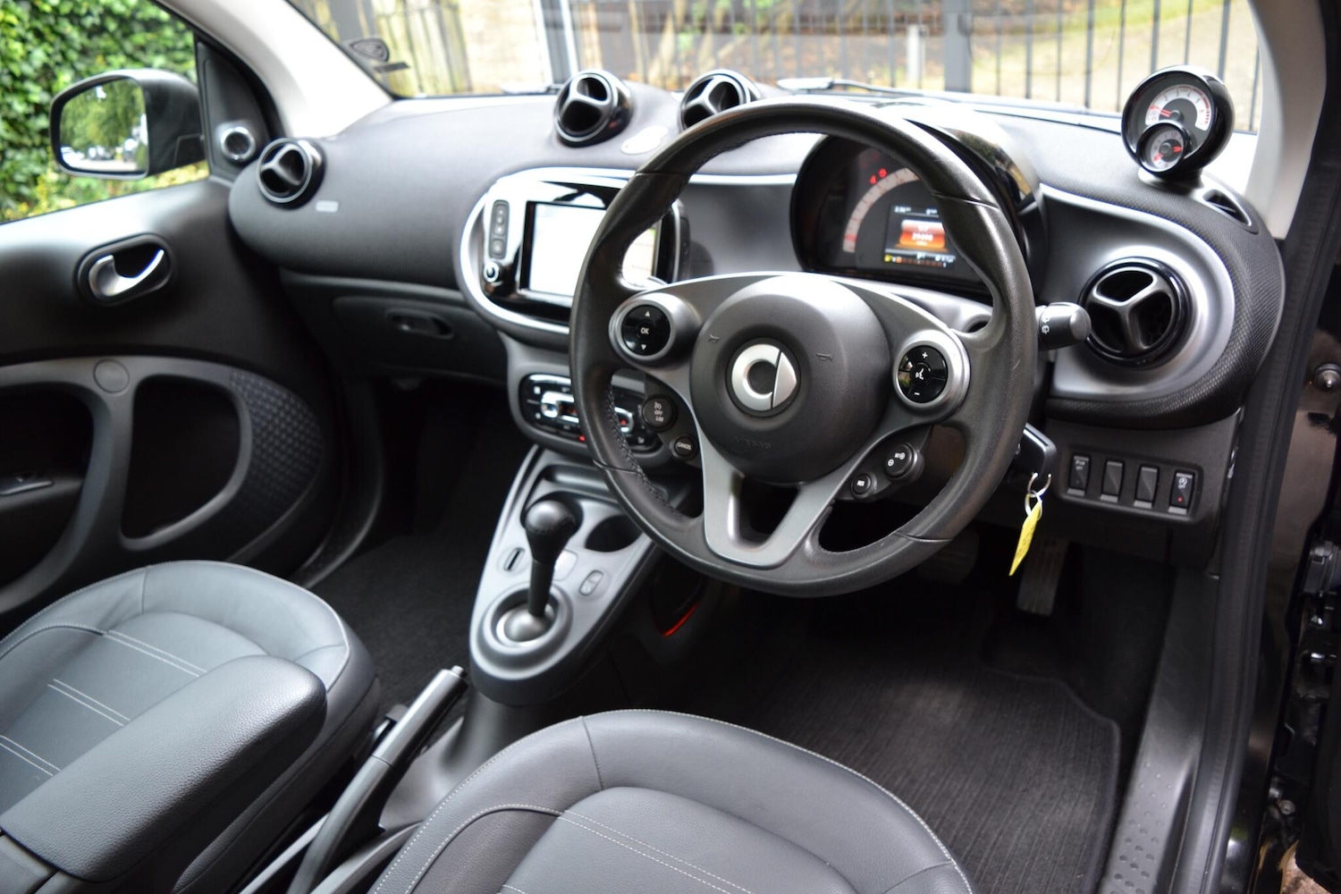 Used smart fortwo for sale - 77883330: Photo 3