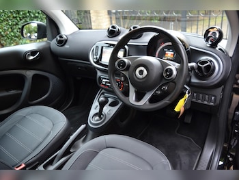 Used smart fortwo 2017 for sale - 78204021: Photo