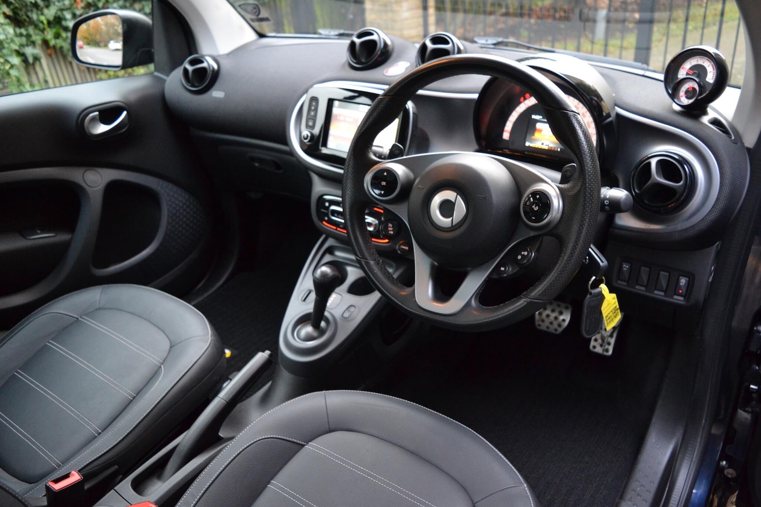 Used smart fortwo 2019 for sale - 76992717: Photo 4