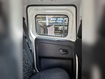 Used Vauxhall Combo 2017 for sale - 76377315: Photo