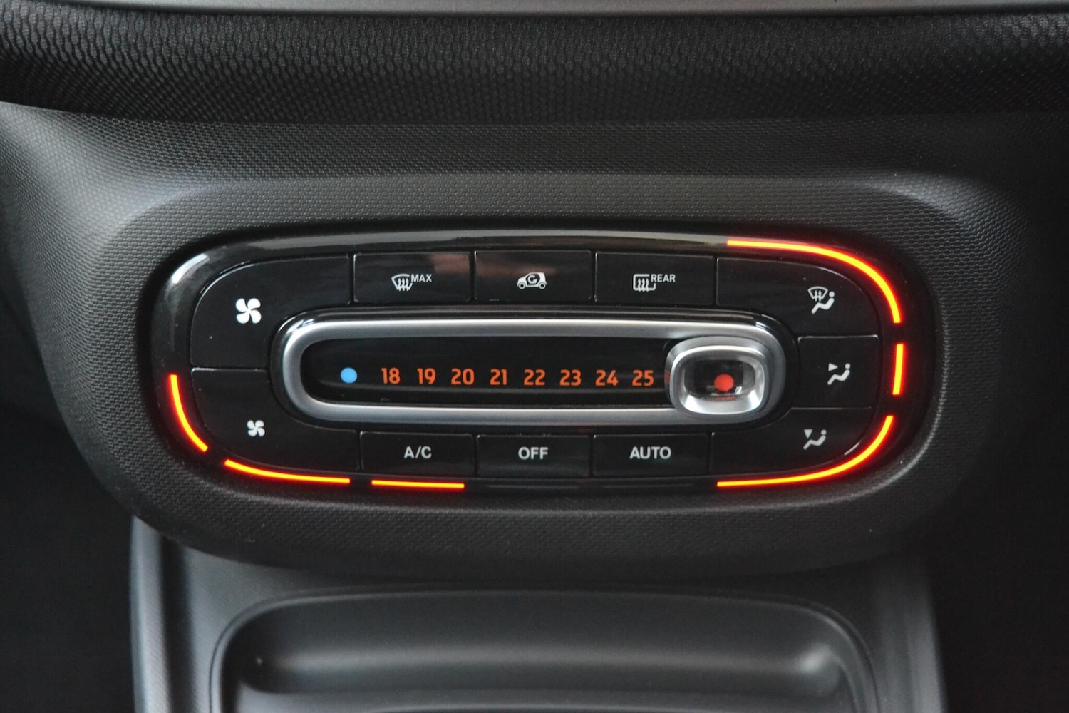 Used smart fortwo 2016 for sale - 76537638: Photo 31