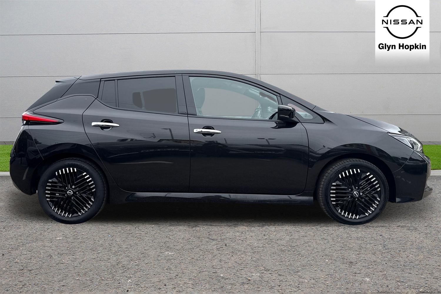 Used Nissan Leaf 2022 for sale - 76130531: Photo 2