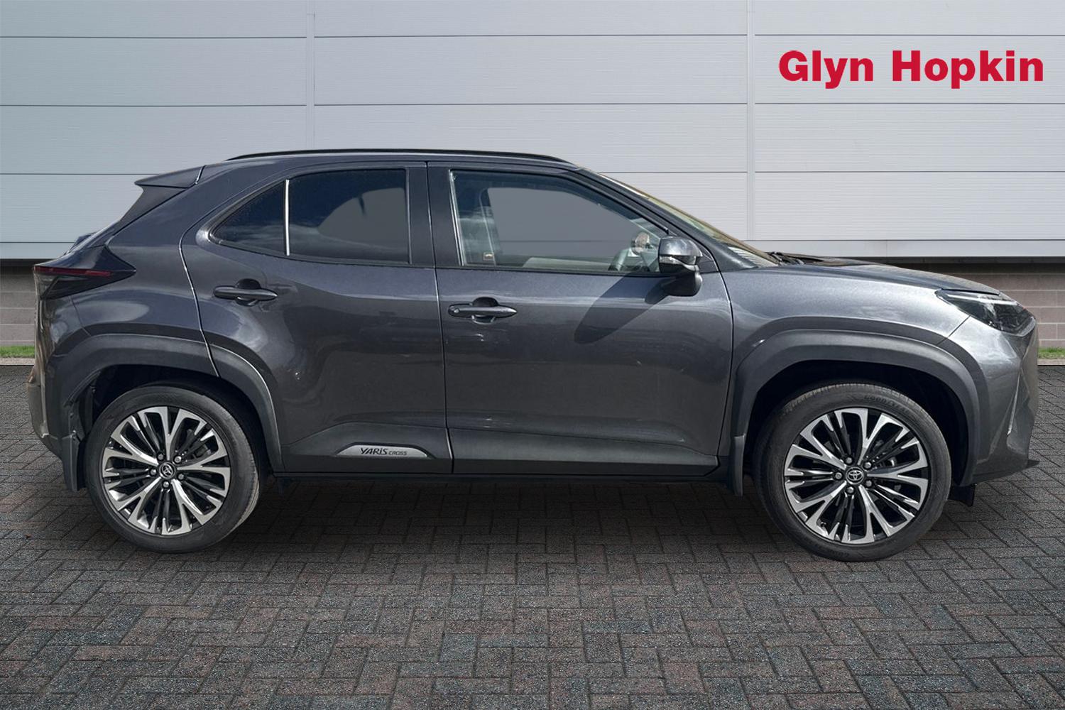 Used Toyota Yaris Cross 2023 for sale - 77648164: Photo 2