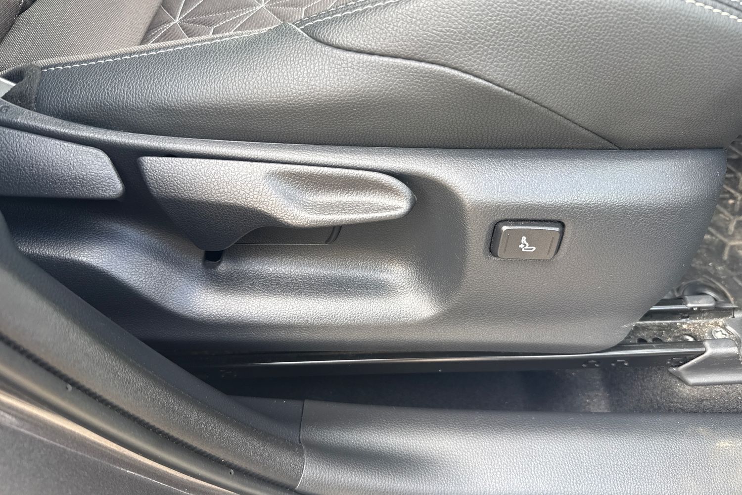 Used Toyota Yaris Cross 2023 for sale - 77648164: Photo 40