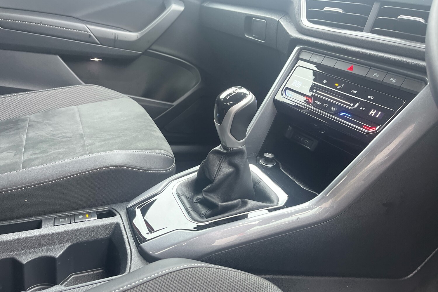 Used Volkswagen T-Roc 2022 for sale - 76674030: Photo 10