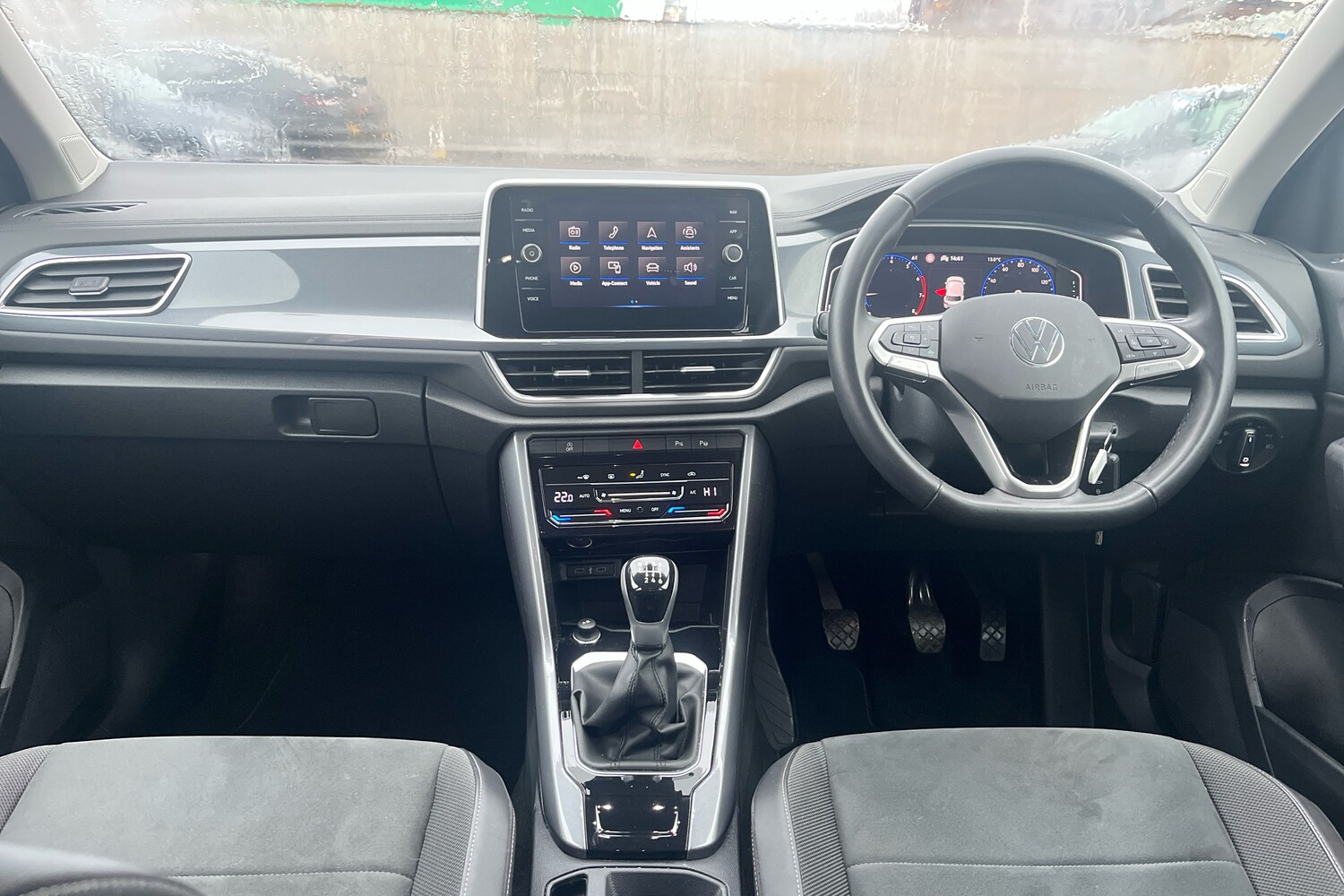 Used Volkswagen T-Roc 2022 for sale - 76674030: Photo 8