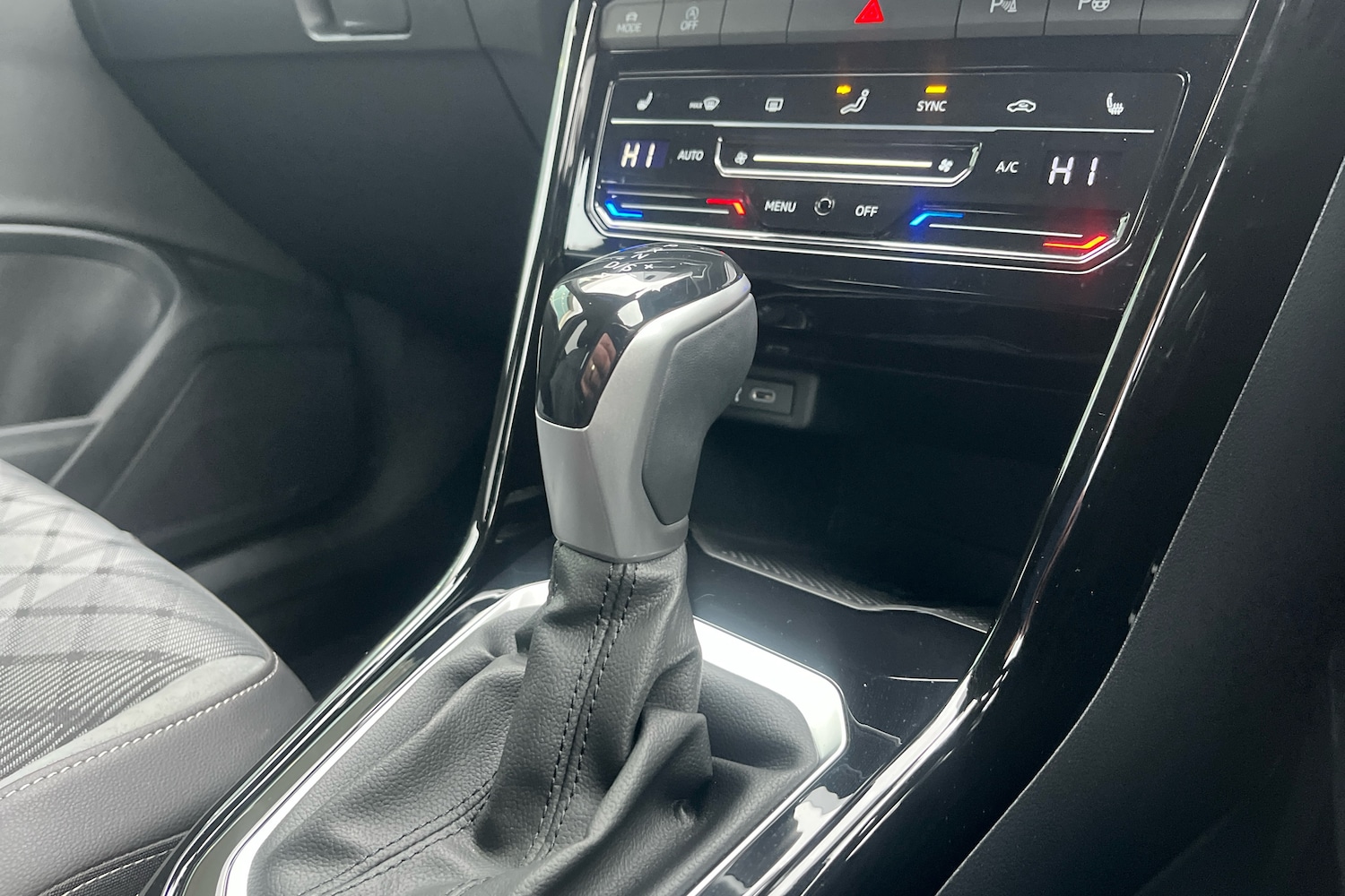 Used Volkswagen T-Roc 2025 for sale - 77927078: Photo 10