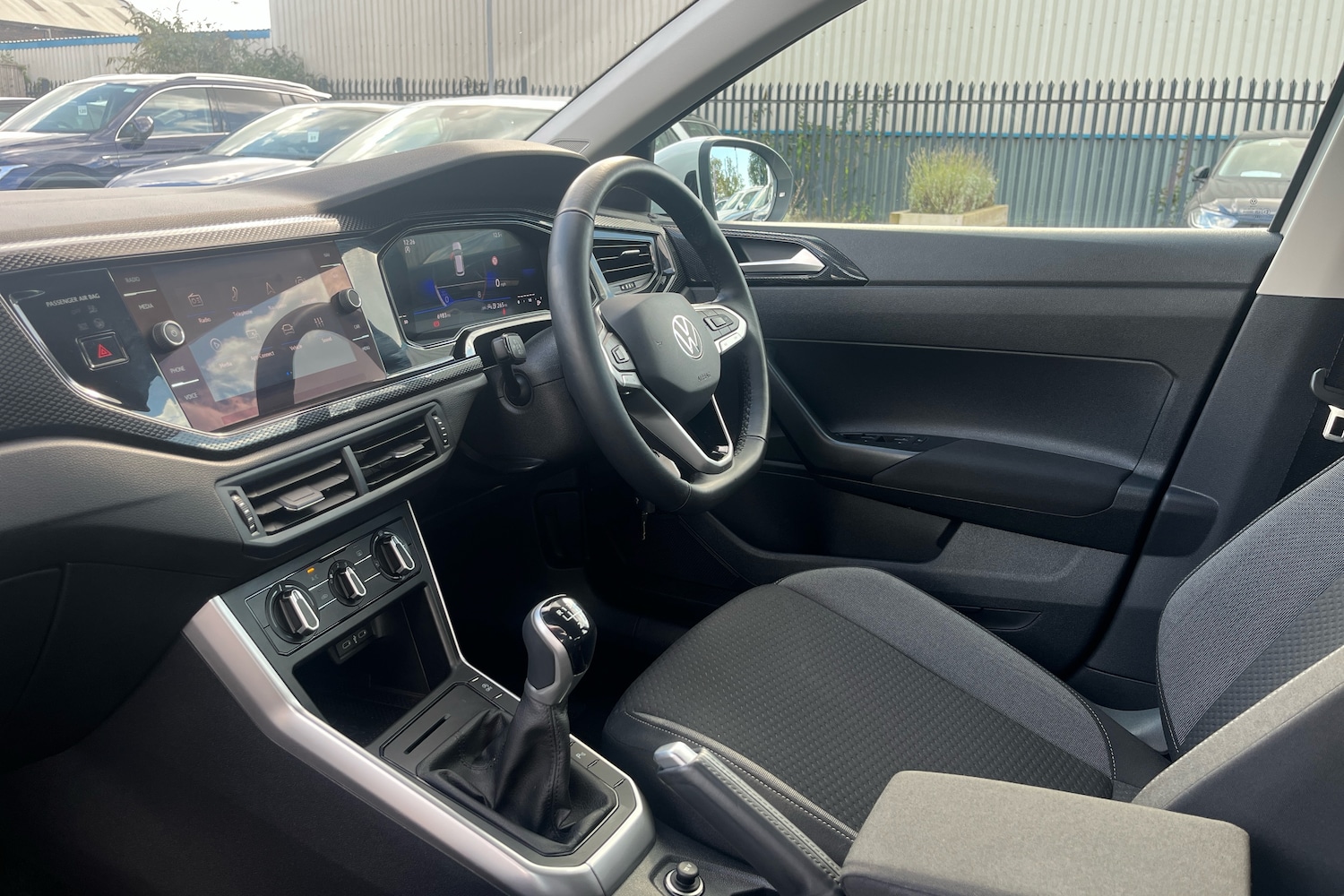 Used Volkswagen Taigo 2024 for sale - 76676605: Photo 2