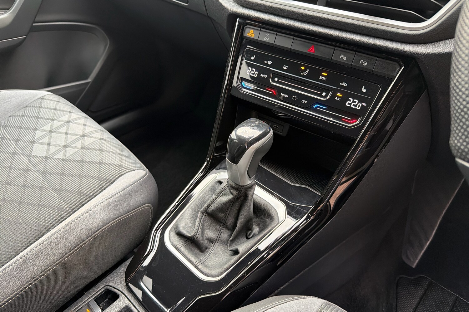 Used Volkswagen T-Roc 2022 for sale - 77218367: Photo 10