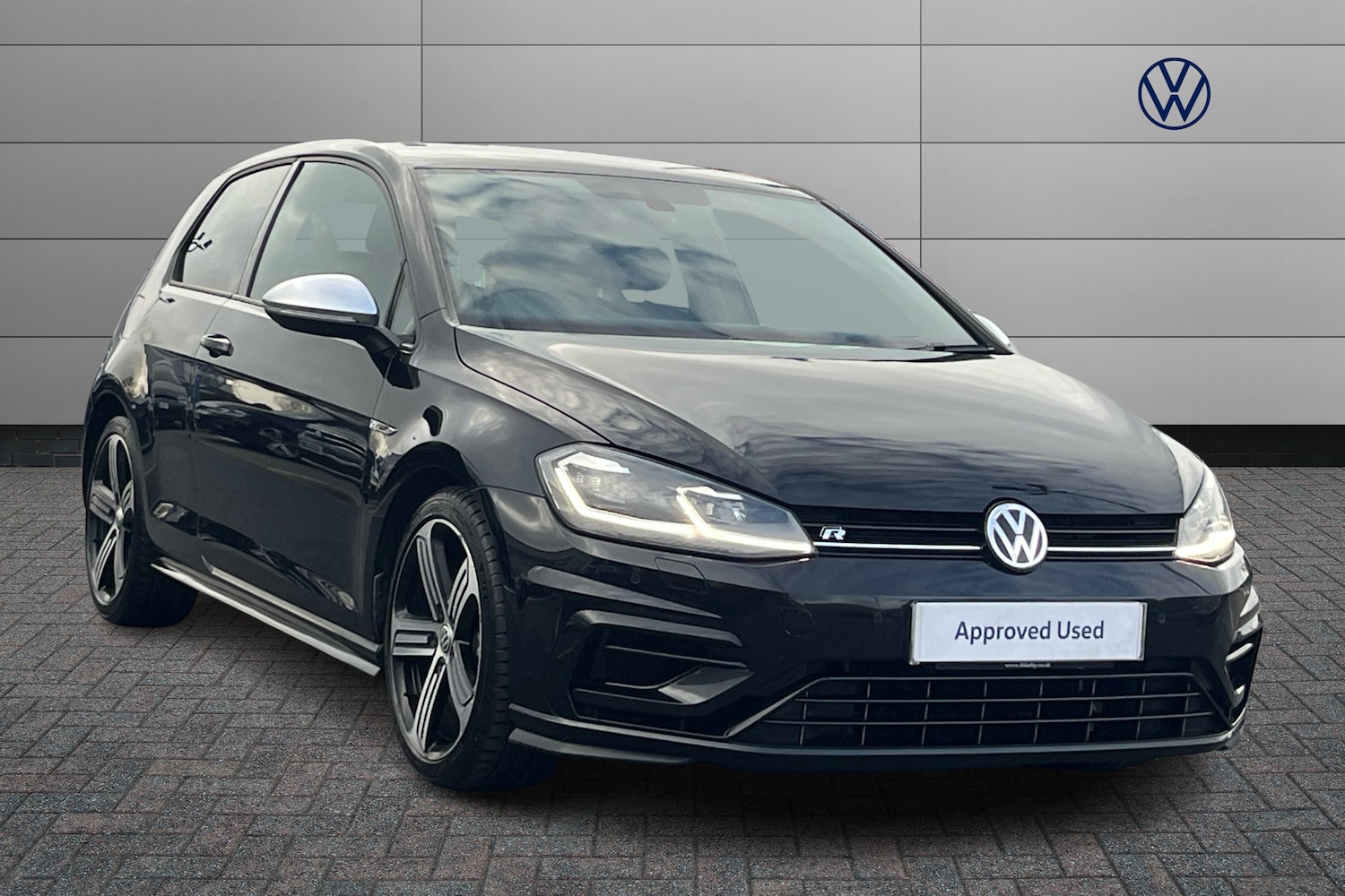 Used Volkswagen Golf 2018 for sale - 76673503: Photo 1