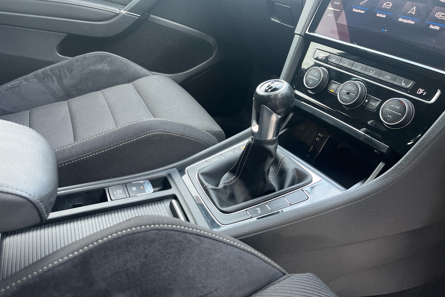 Used Volkswagen Golf 2018 for sale - 76673503: Photo 10