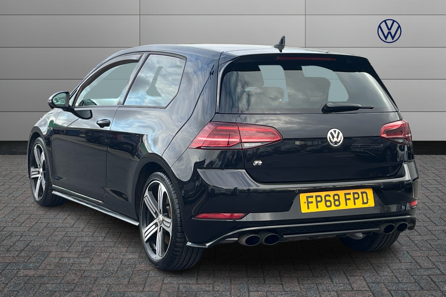 Used Volkswagen Golf 2018 for sale - 76673503: Photo 3