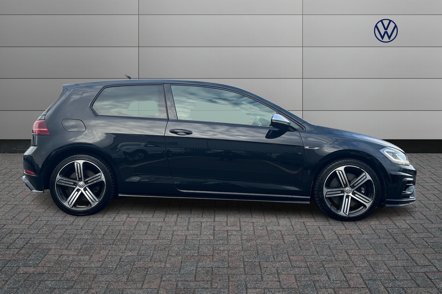 Used Volkswagen Golf 2018 for sale - 76673503: Photo 4