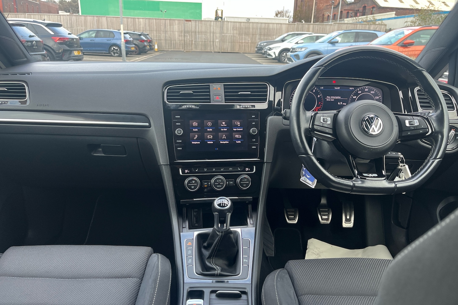 Used Volkswagen Golf 2018 for sale - 76673503: Photo 8