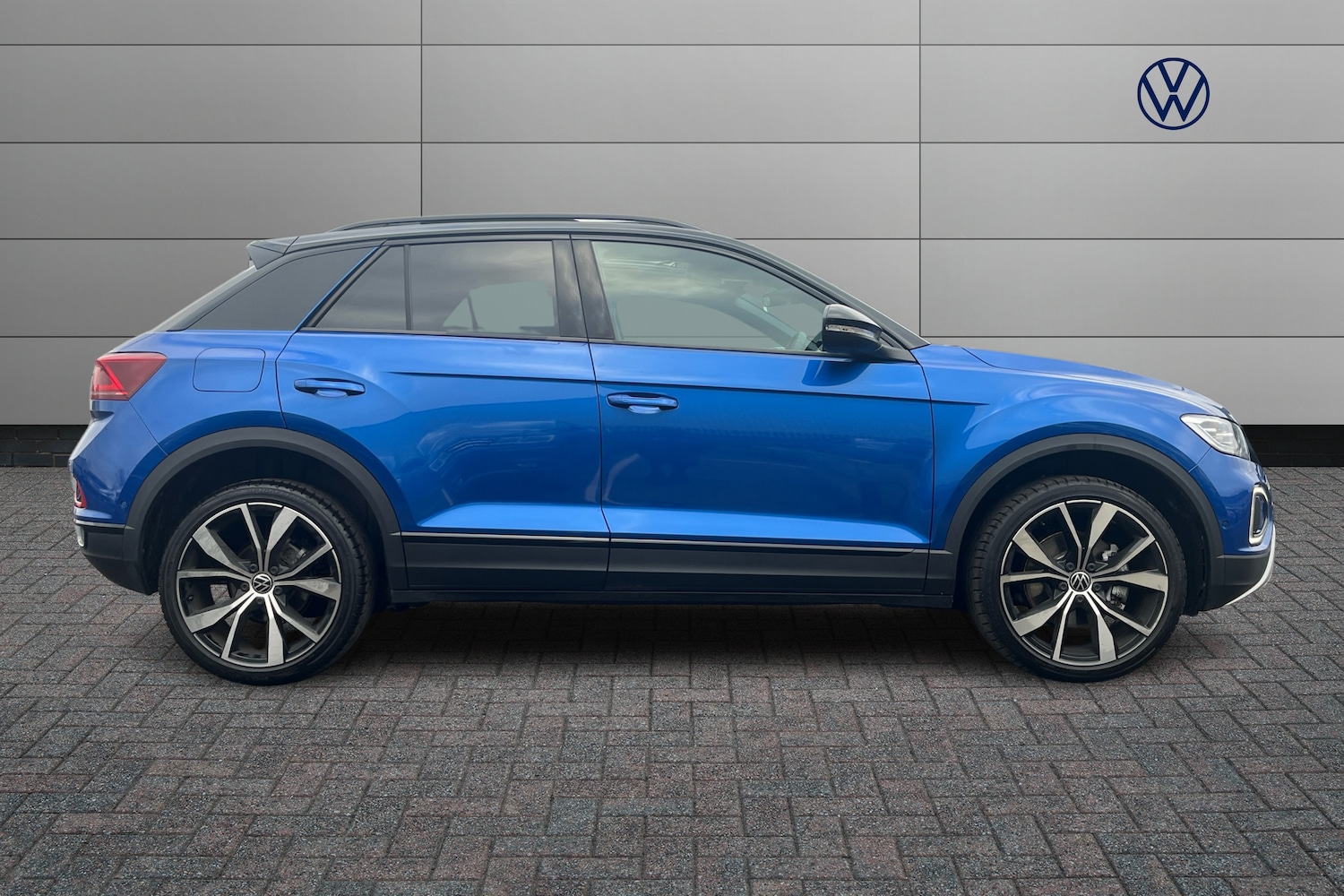 Used Volkswagen T-Roc 2025 for sale - 77968346: Photo 4