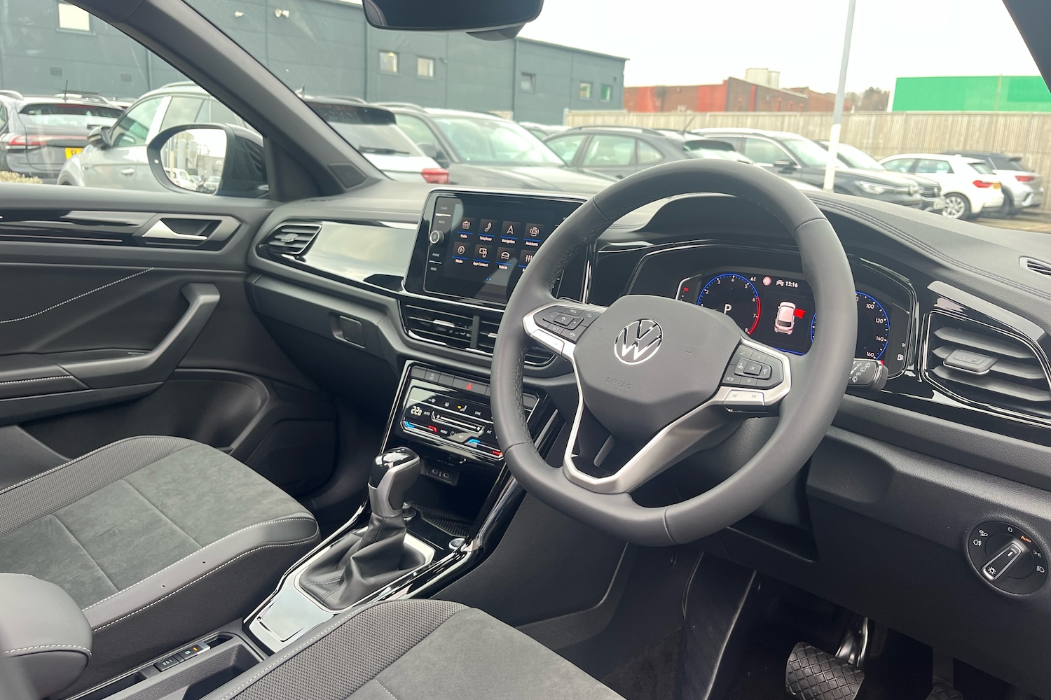 Used Volkswagen T-Roc 2025 for sale - 77968346: Photo 6