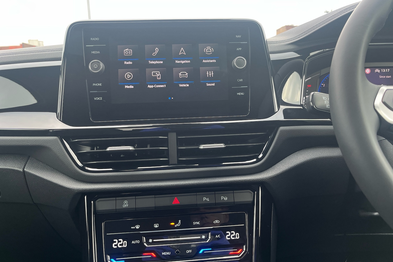 Used Volkswagen T-Roc 2025 for sale - 77968346: Photo 9