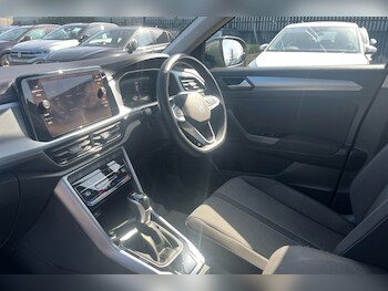 Used Volkswagen T-Roc 2024 for sale - 78493765: Photo