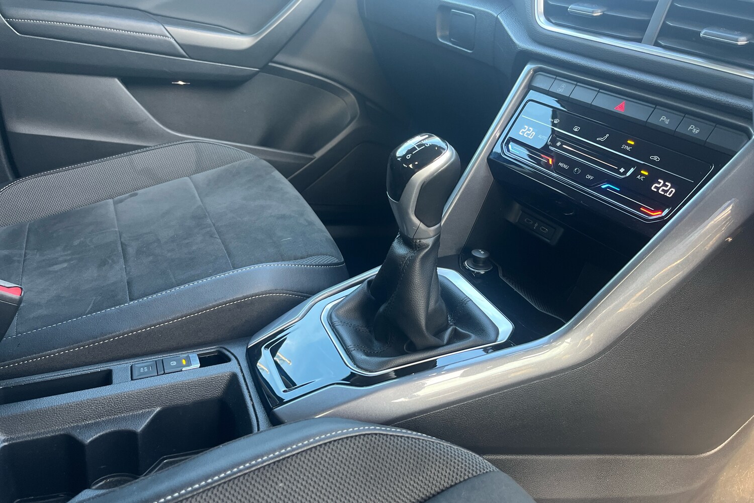 Used Volkswagen T-Roc 2022 for sale - 76674674: Photo 10