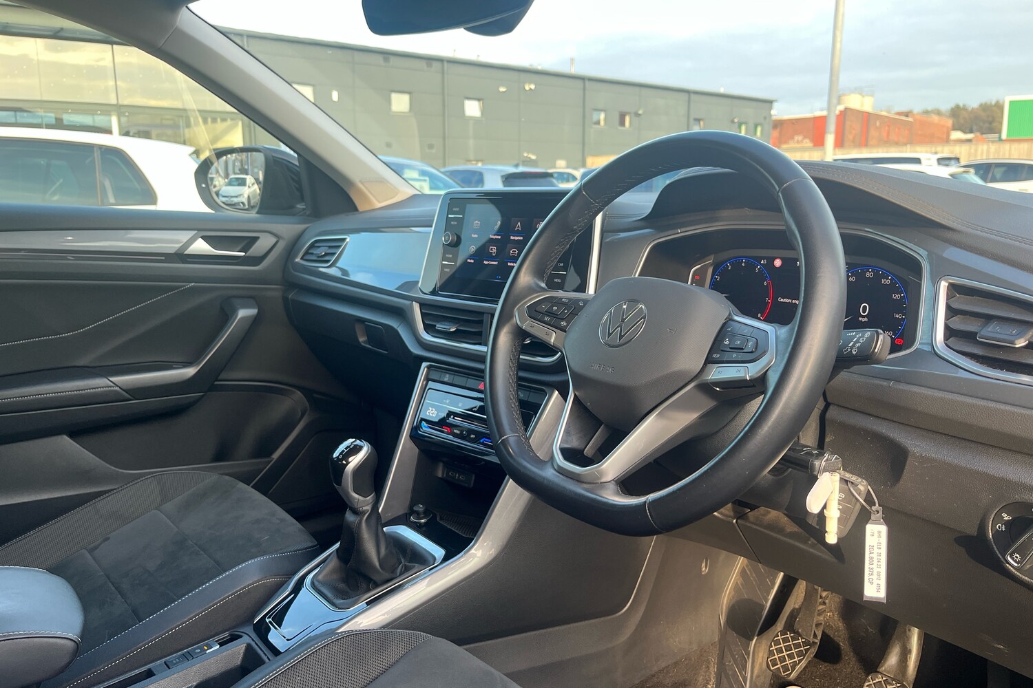 Used Volkswagen T-Roc 2022 for sale - 76674674: Photo 6