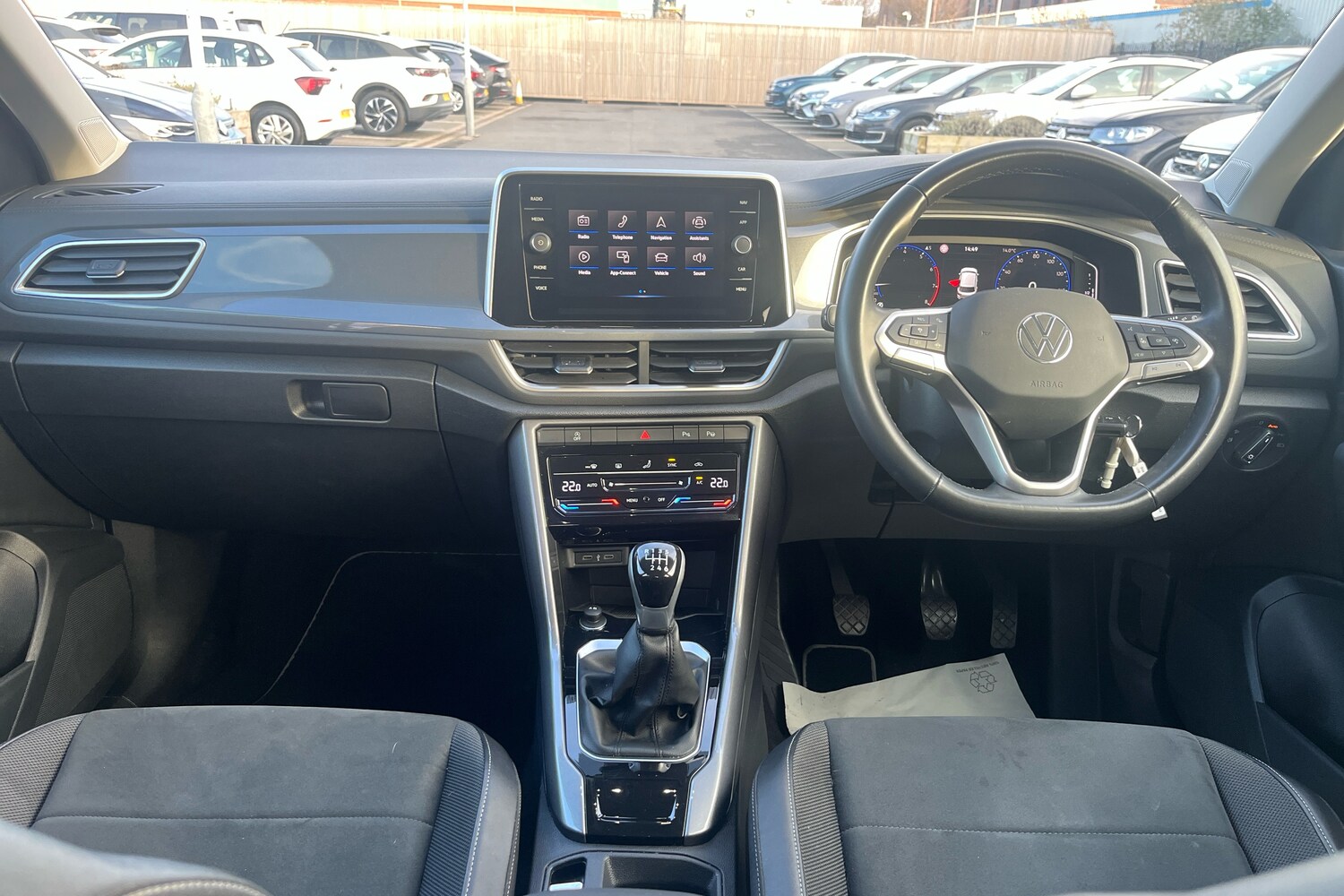 Used Volkswagen T-Roc 2022 for sale - 76674674: Photo 8