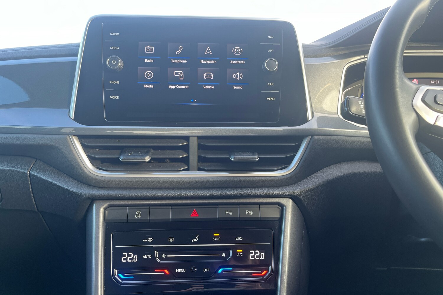 Used Volkswagen T-Roc 2022 for sale - 76674674: Photo 9