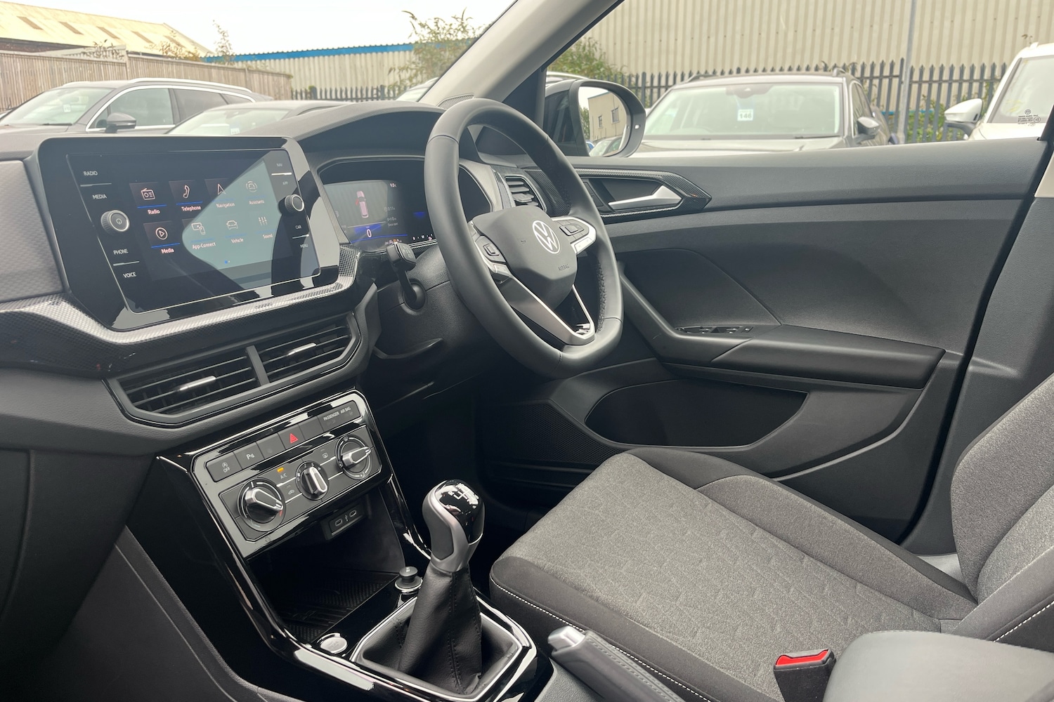 Used Volkswagen T-Cross 2025 for sale - 76679617: Photo 2