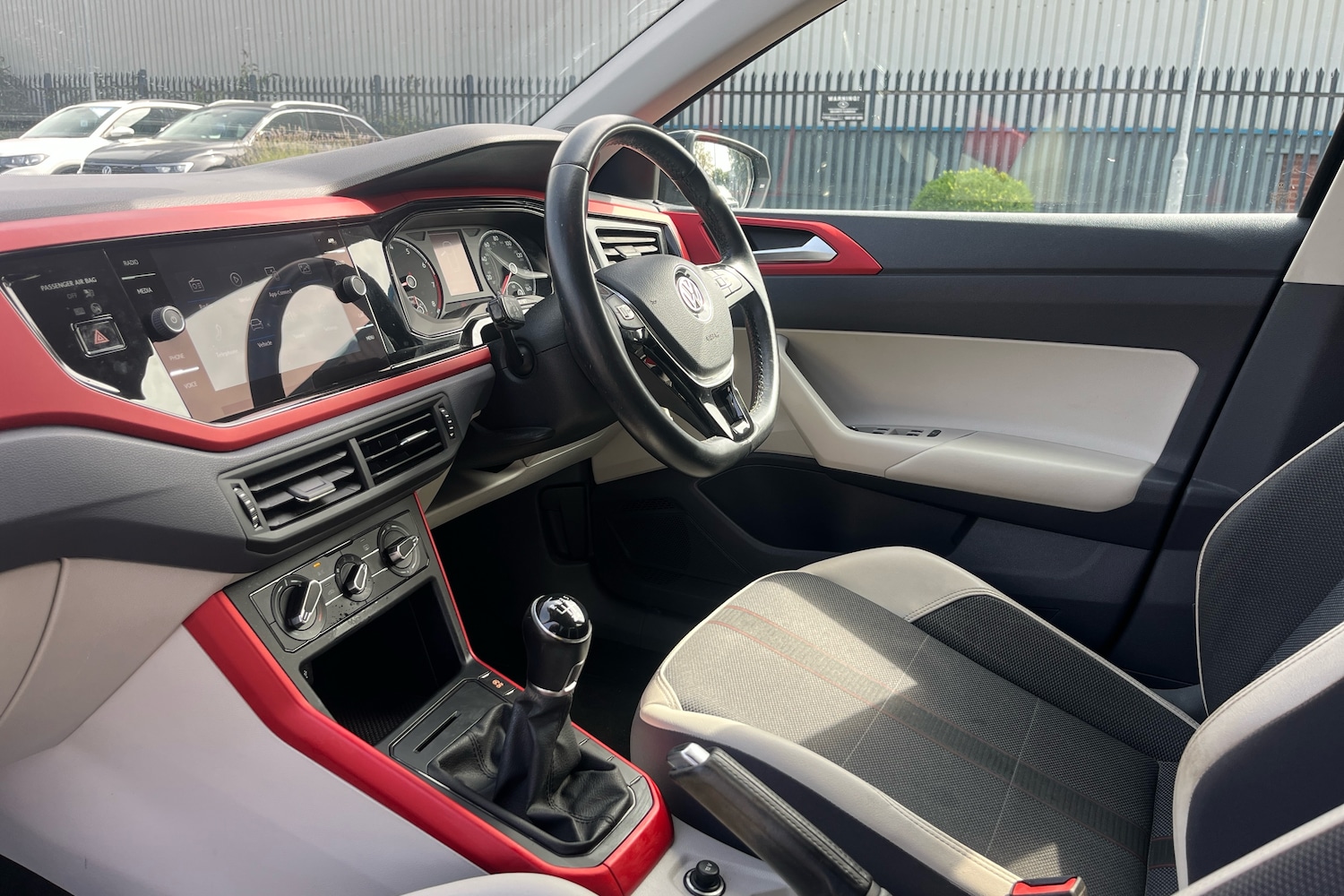 Used Volkswagen Polo 2018 for sale - 77268965: Photo 2
