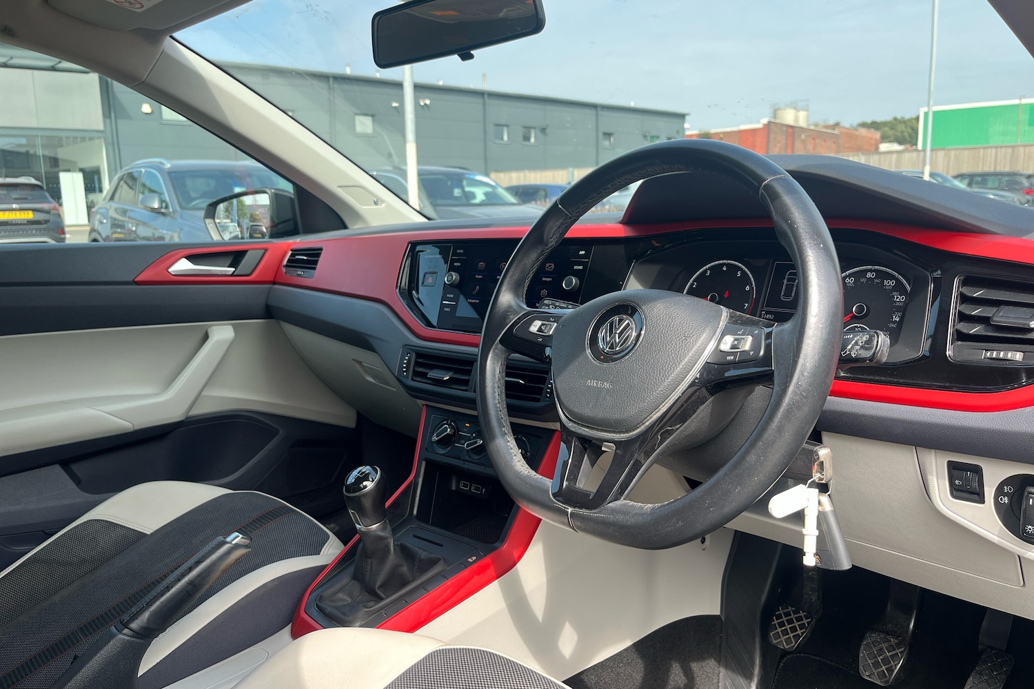 Used Volkswagen Polo 2018 for sale - 77268965: Photo 6