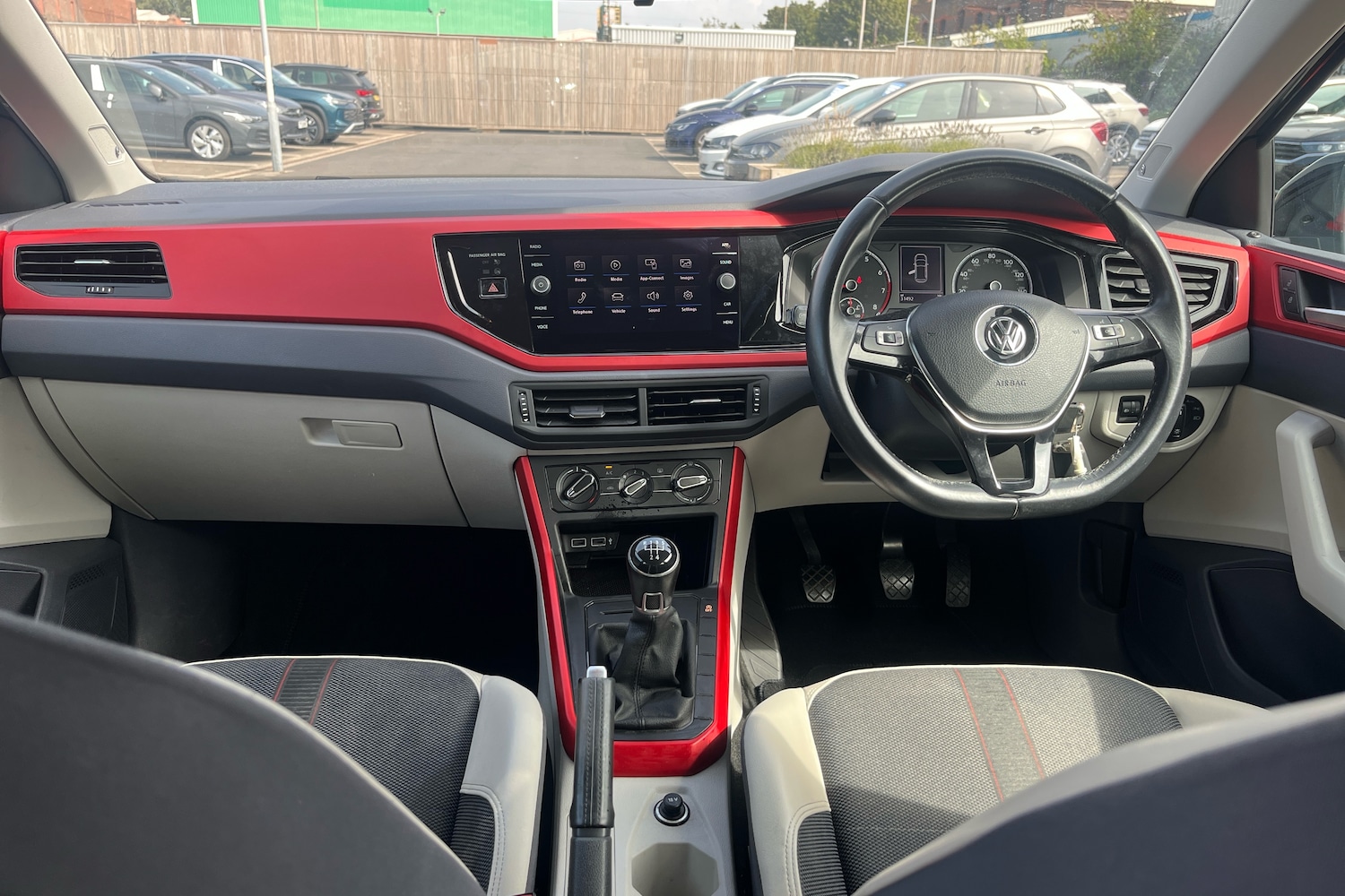 Used Volkswagen Polo 2018 for sale - 77268965: Photo 8