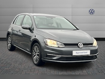 Used Volkswagen Golf 2017 for sale - 76977580: Photo