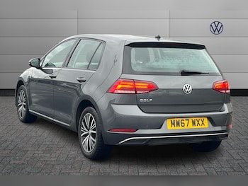 Used Volkswagen Golf 2017 for sale - 76977580: Photo