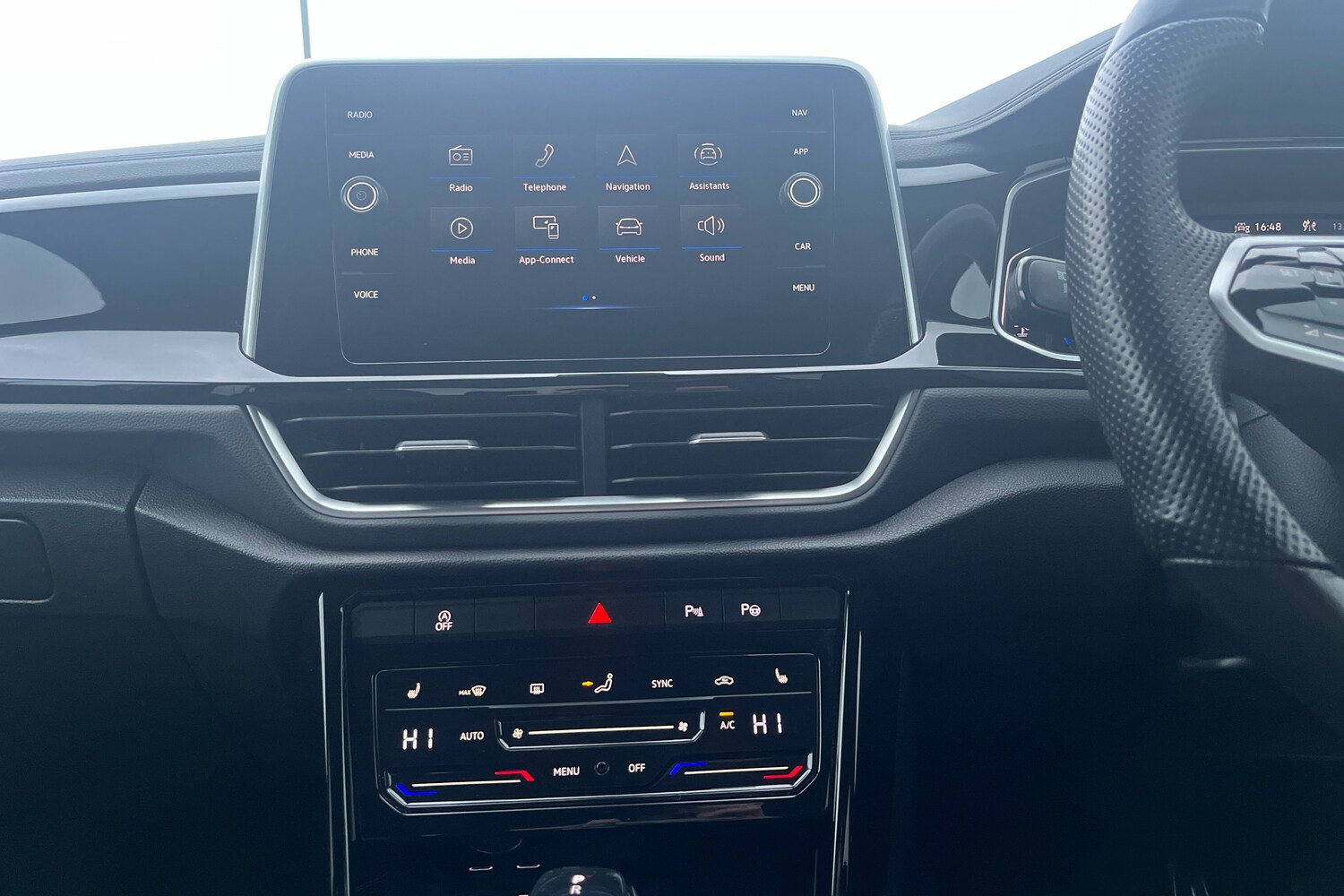 Used Volkswagen T-Roc 2022 for sale - 77755420: Photo 9