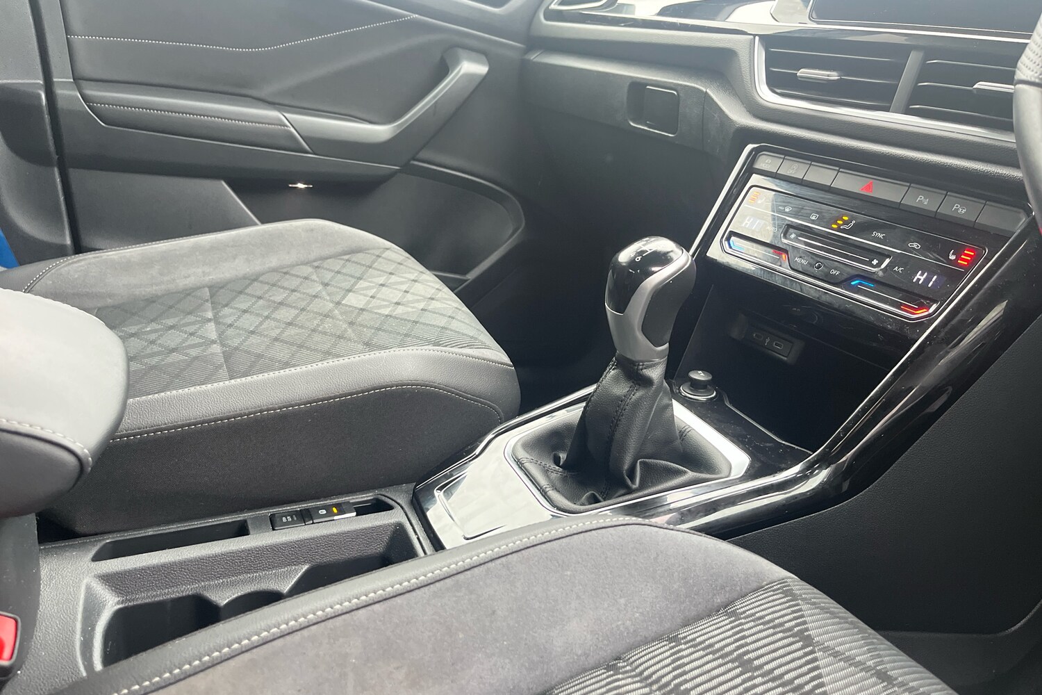 Used Volkswagen T-Roc 2023 for sale - 77505784: Photo 10