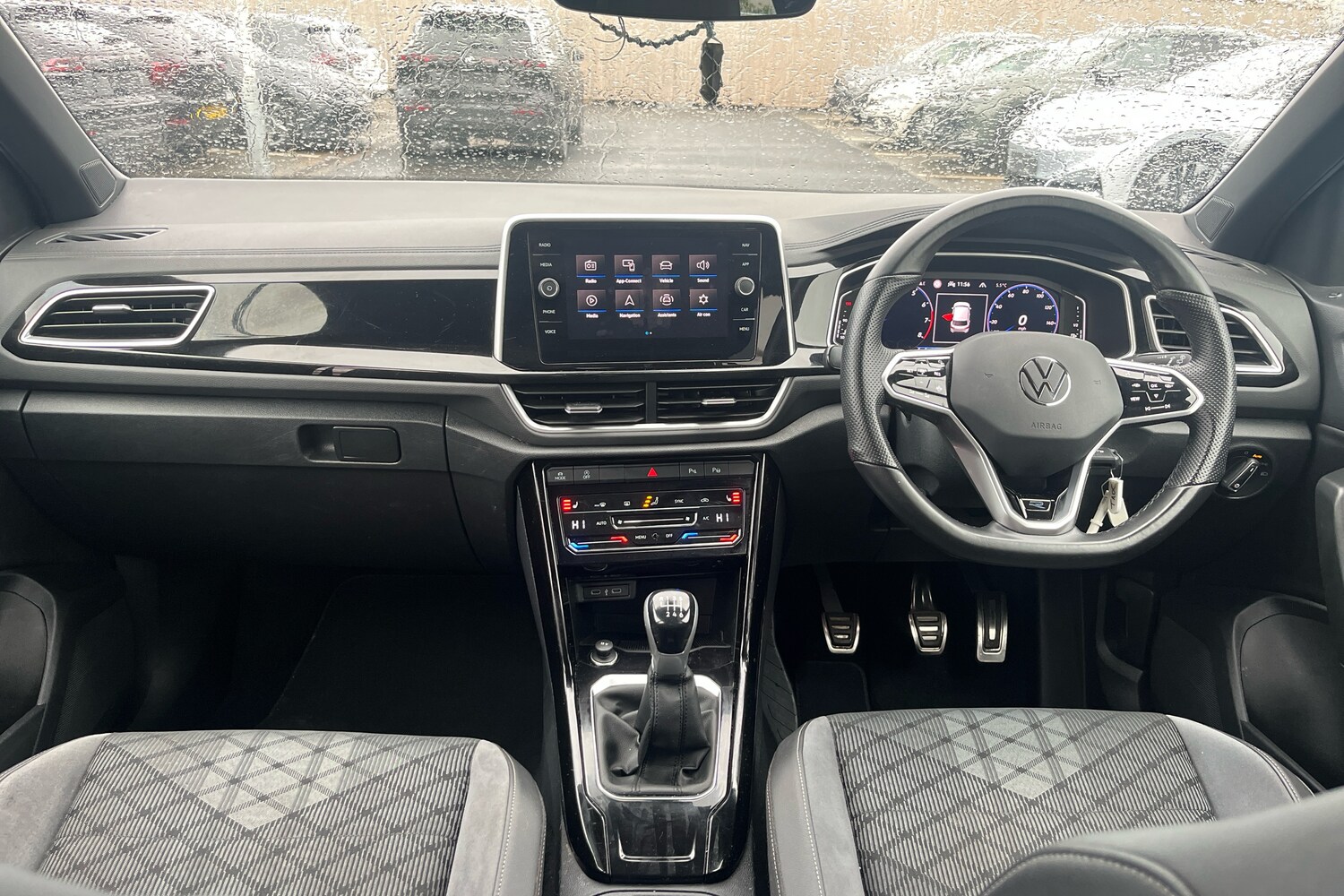 Used Volkswagen T-Roc 2023 for sale - 77505784: Photo 8