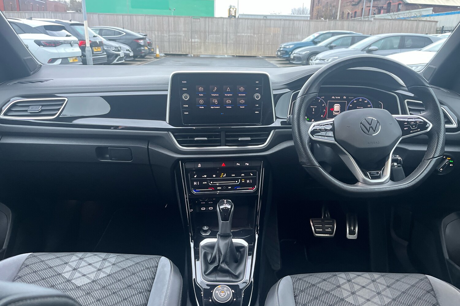 Used Volkswagen T-Roc 2022 for sale - 77972307: Photo 8