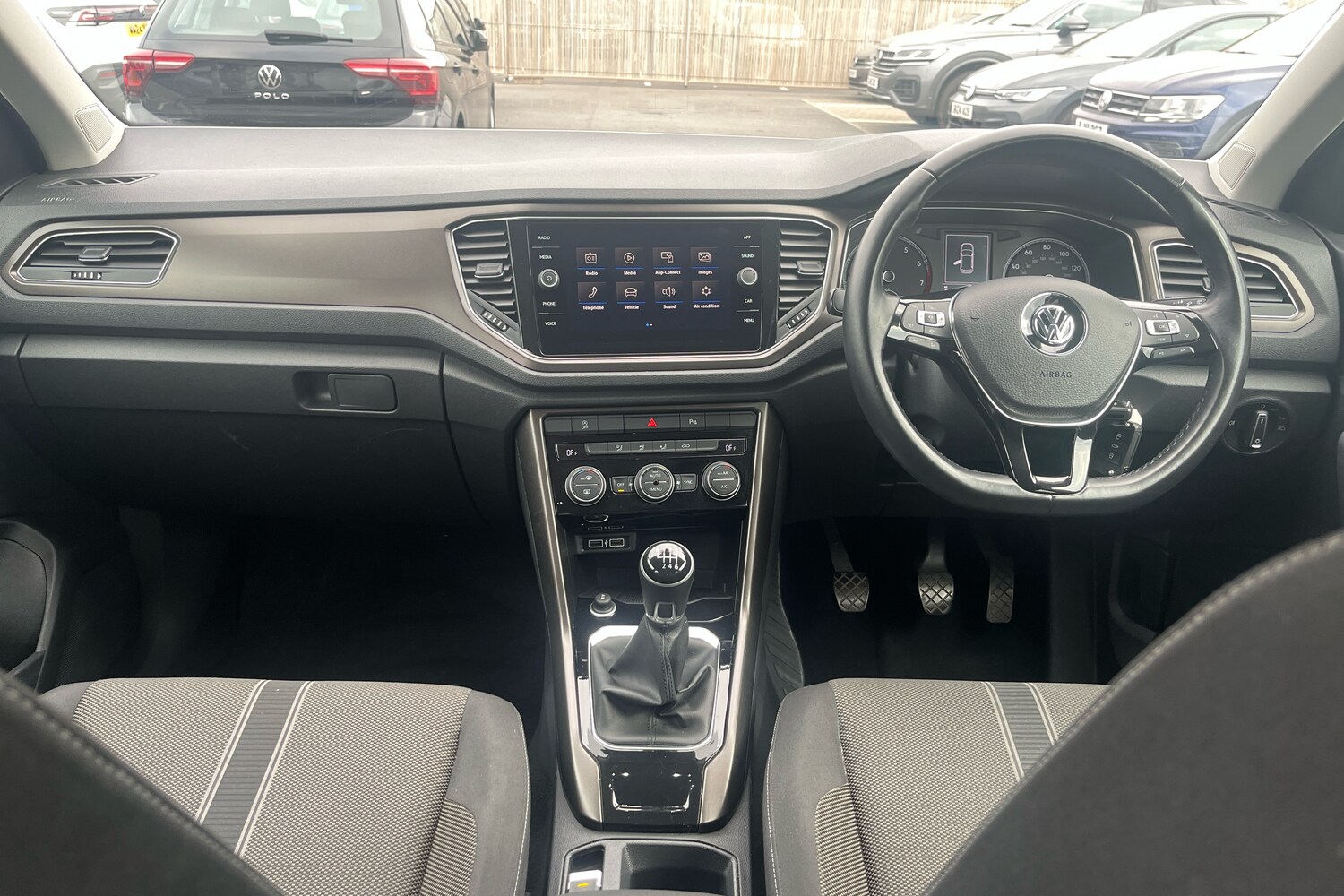 Used Volkswagen T-Roc 2019 for sale - 76673845: Photo 8